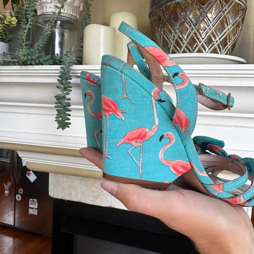 Kate Spade Teal flamingo print notched black wedge bow resortwear size 6.5